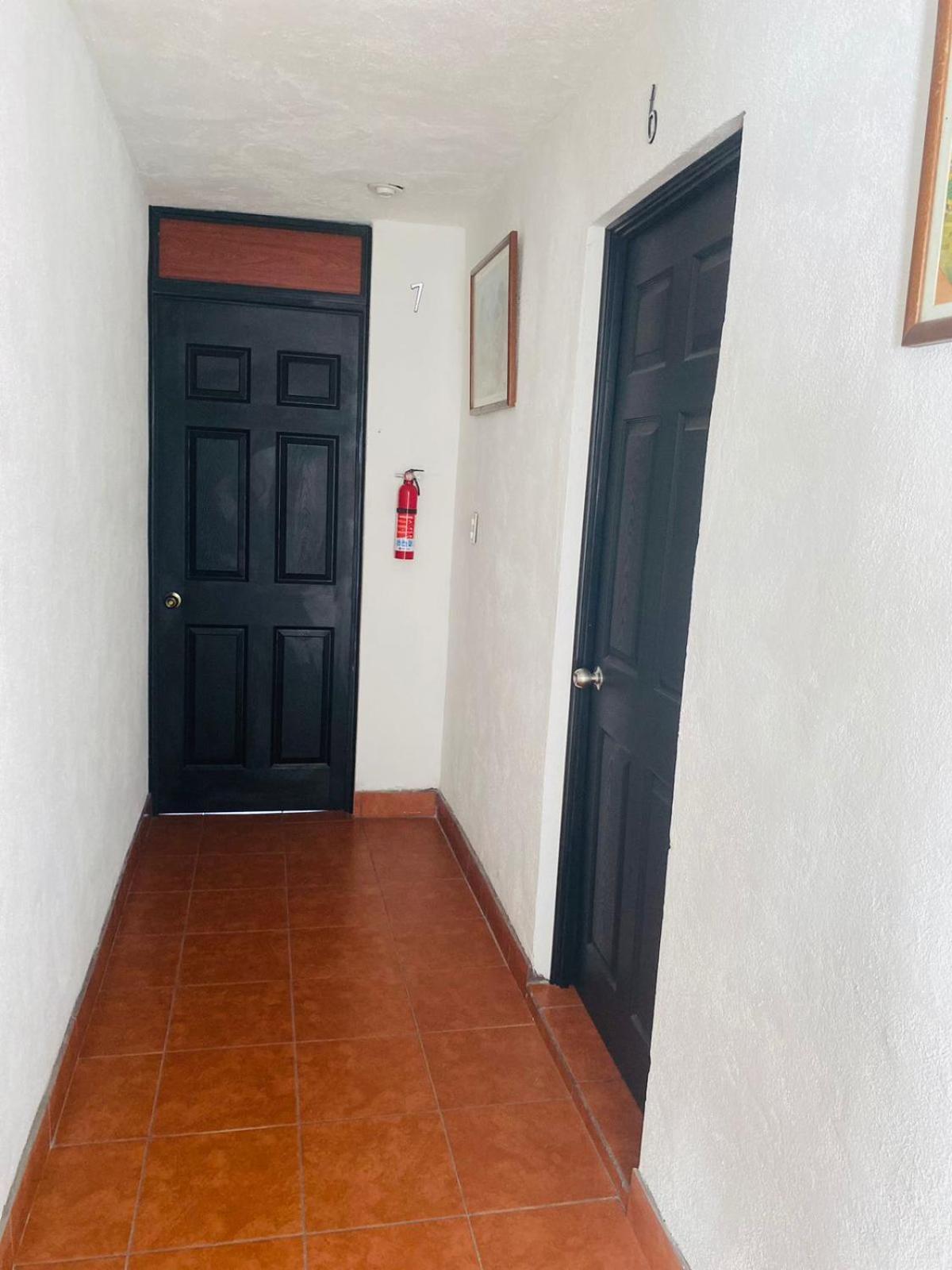 Hostal 17-52 Guatemala City Bagian luar foto