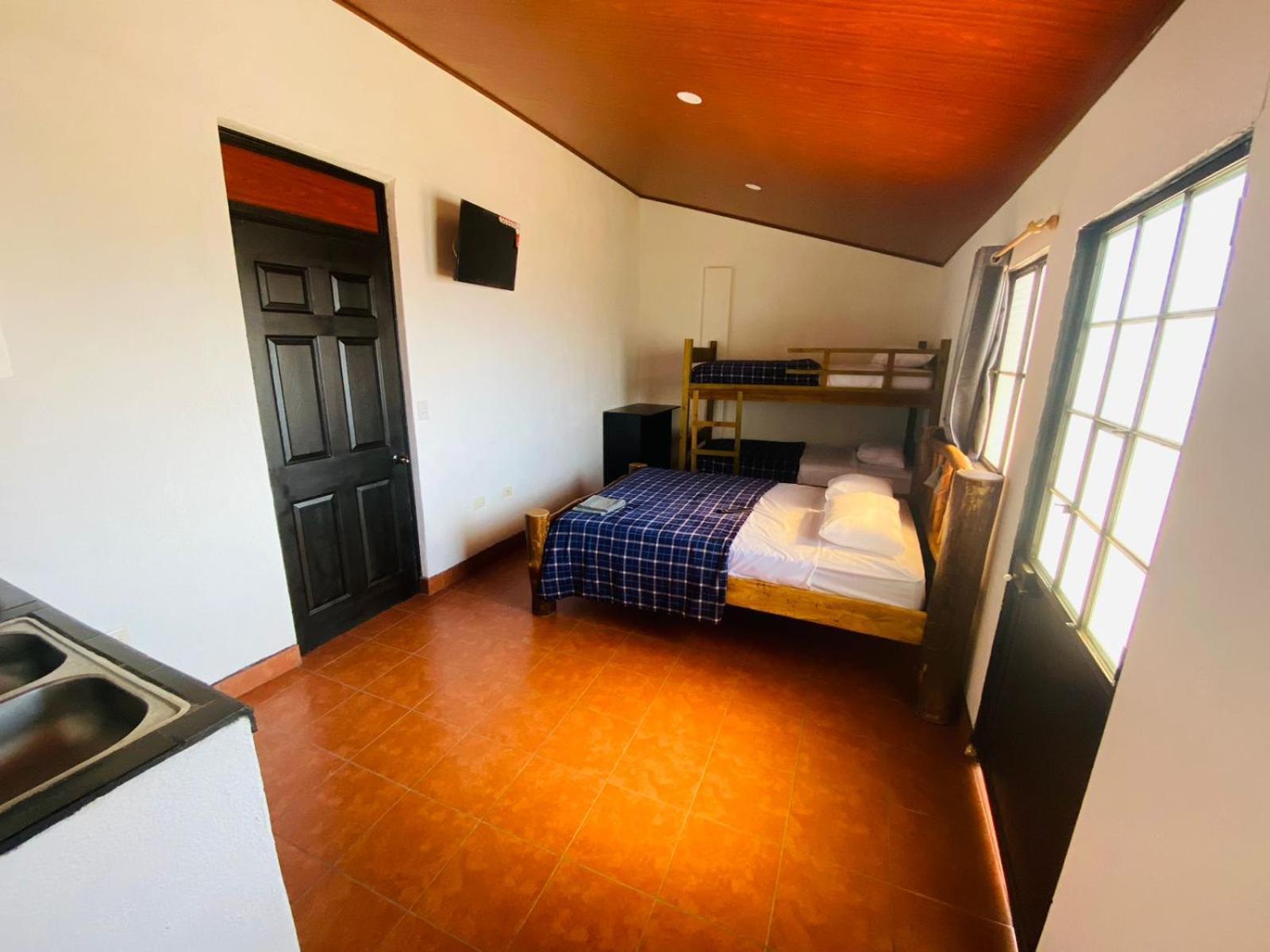 Hostal 17-52 Guatemala City Bagian luar foto