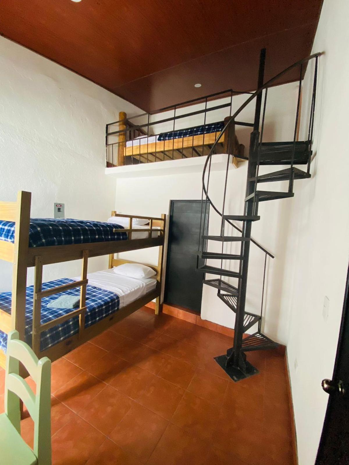 Hostal 17-52 Guatemala City Bagian luar foto