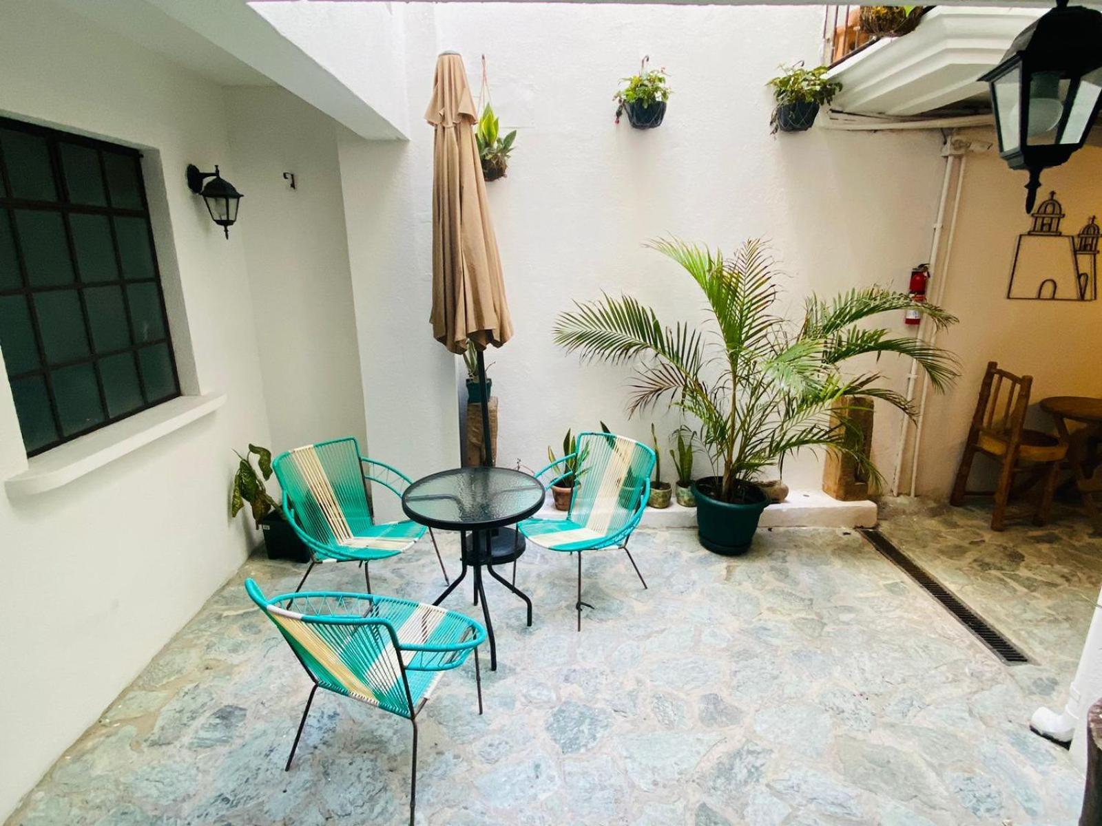Hostal 17-52 Guatemala City Bagian luar foto