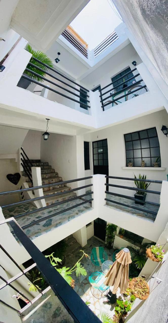 Hostal 17-52 Guatemala City Bagian luar foto