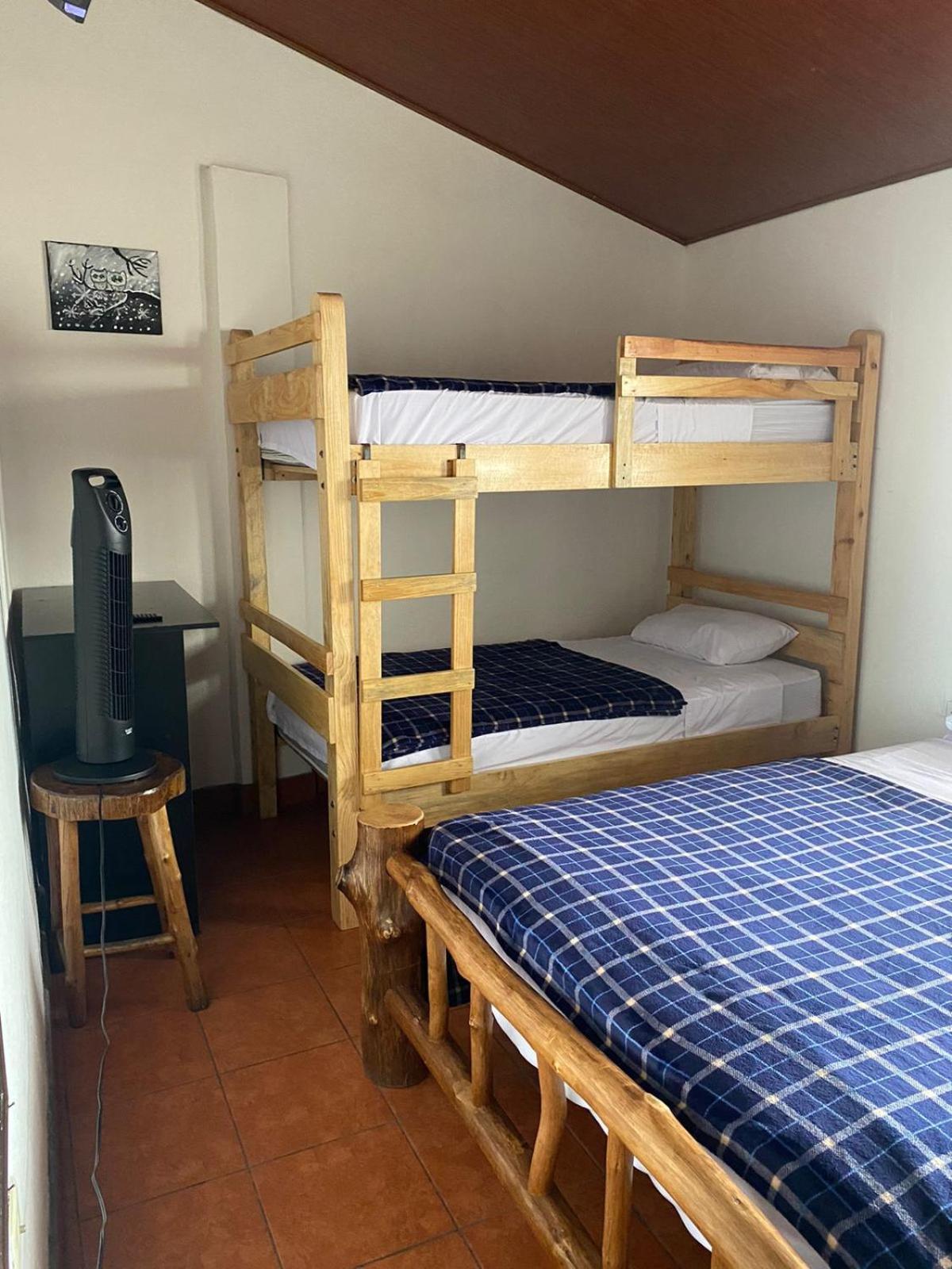 Hostal 17-52 Guatemala City Bagian luar foto