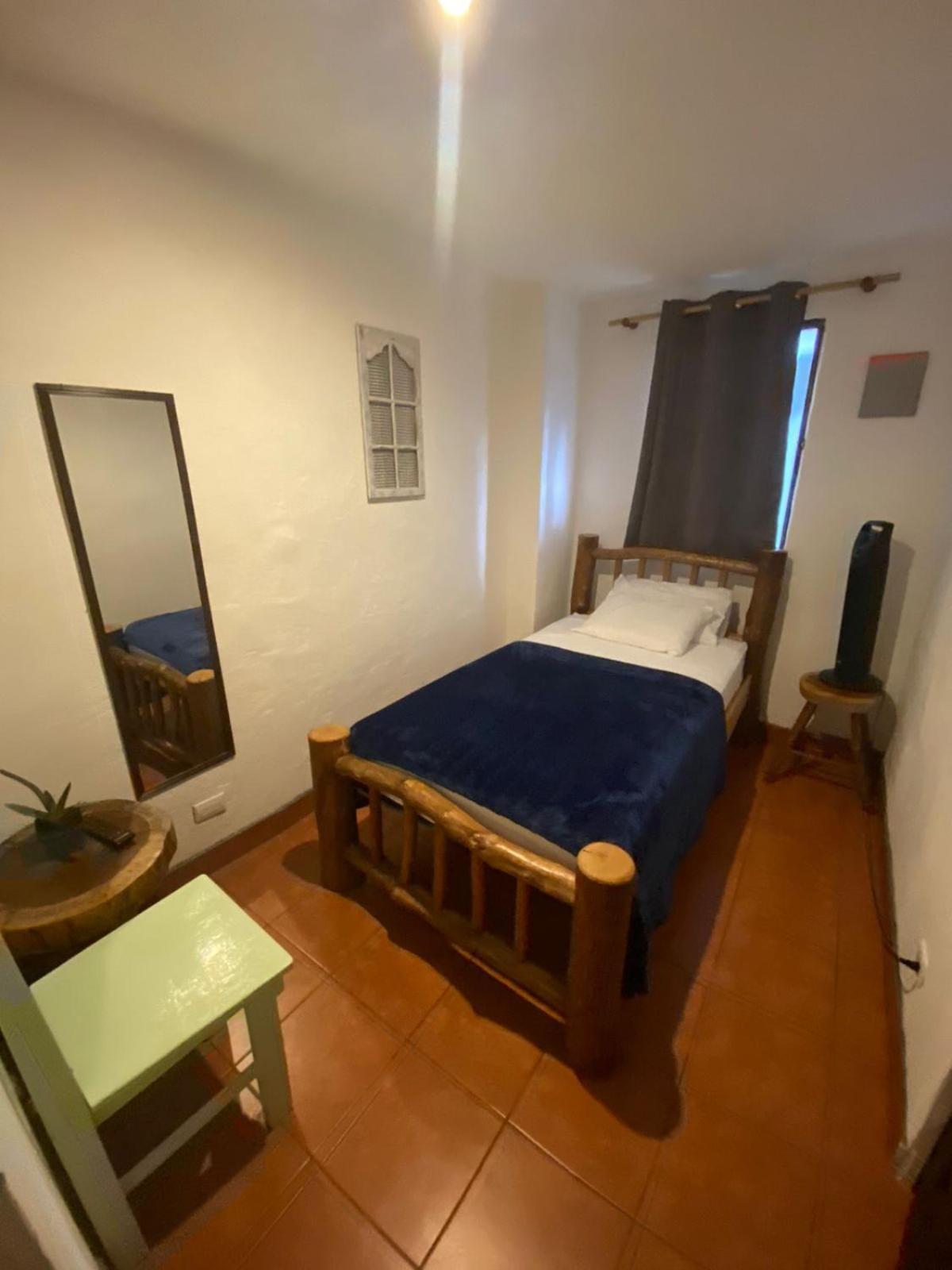Hostal 17-52 Guatemala City Bagian luar foto