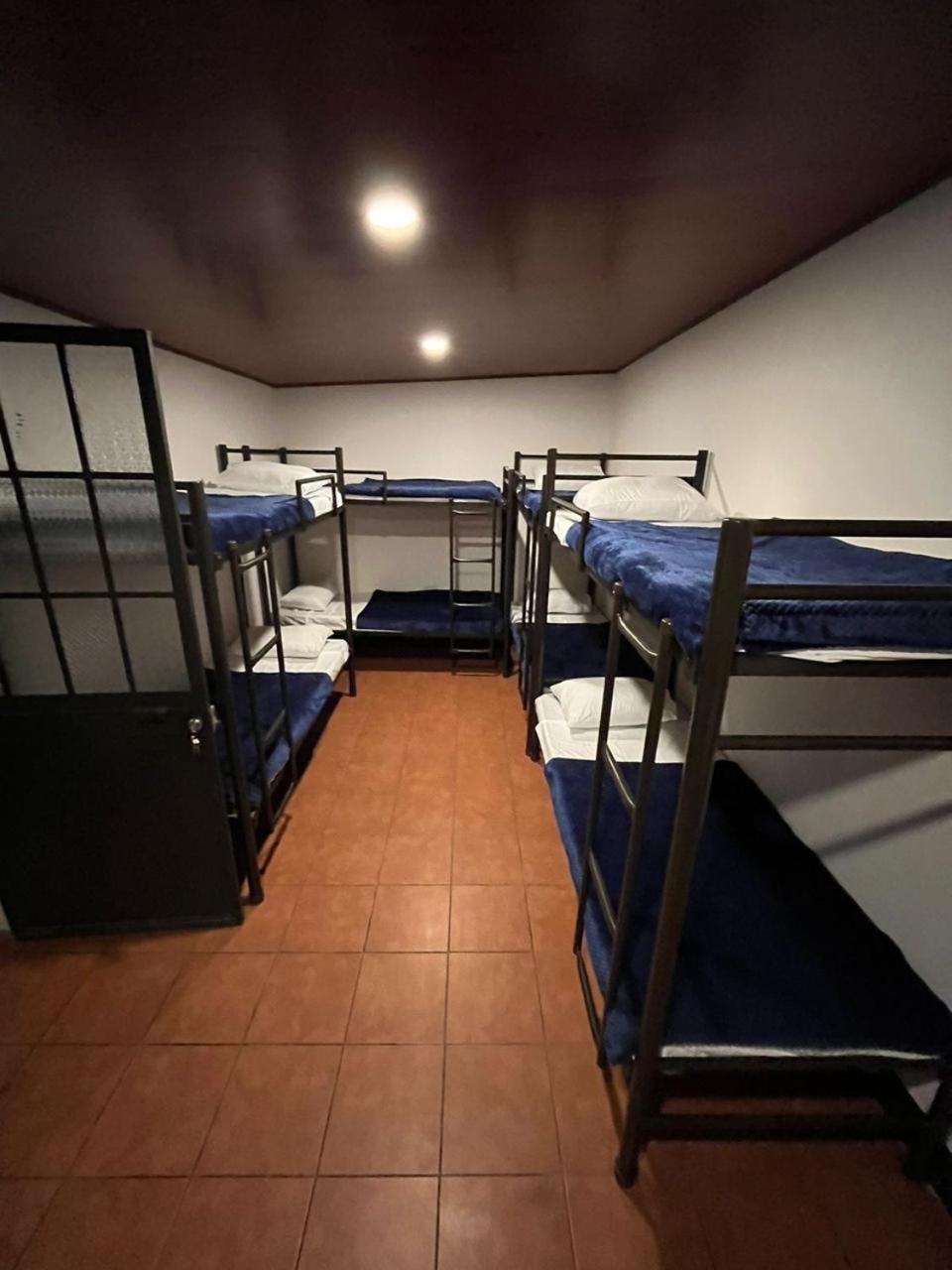 Hostal 17-52 Guatemala City Bagian luar foto