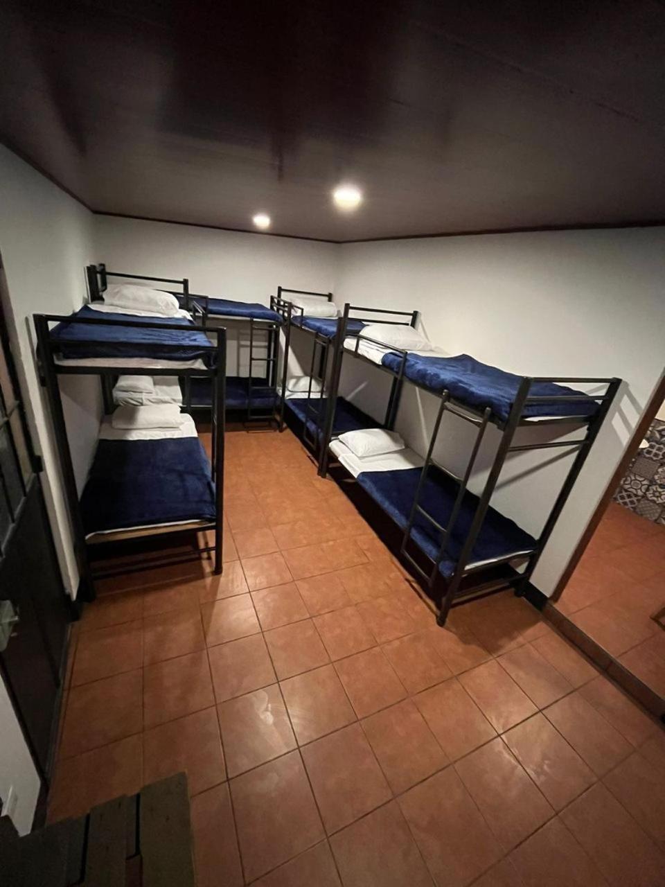 Hostal 17-52 Guatemala City Bagian luar foto
