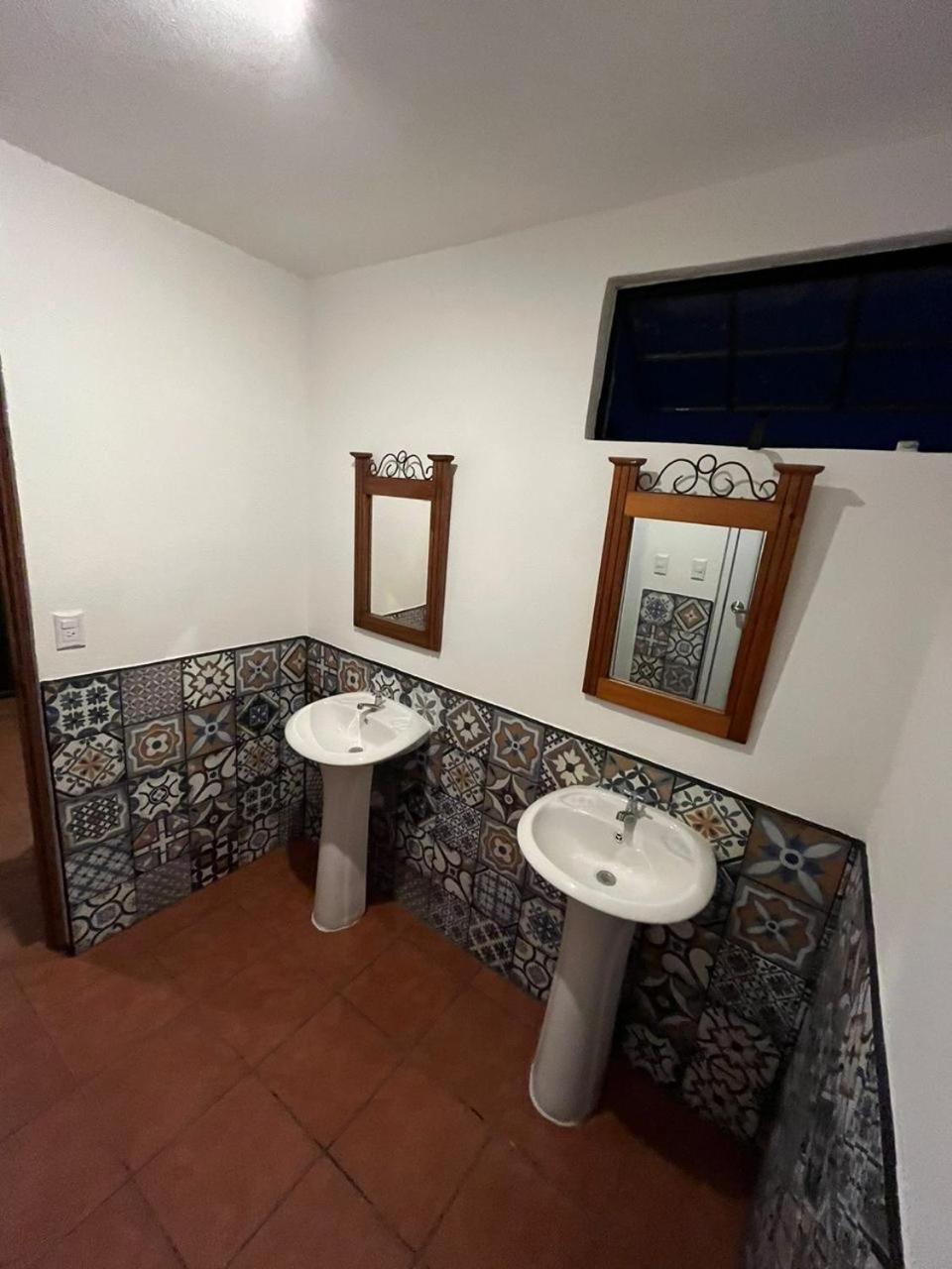 Hostal 17-52 Guatemala City Bagian luar foto