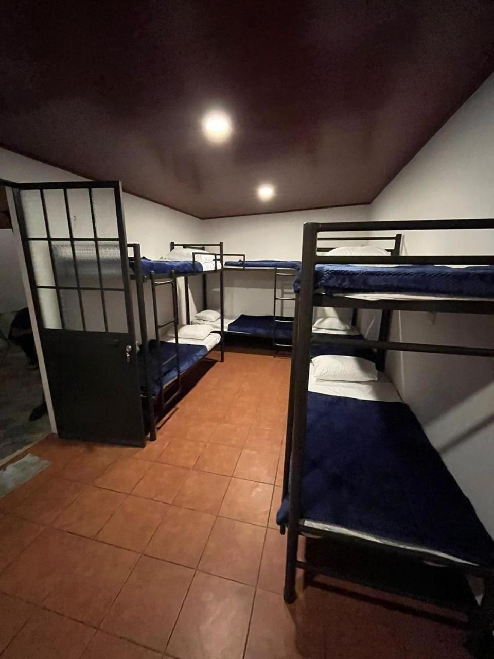 Hostal 17-52 Guatemala City Bagian luar foto
