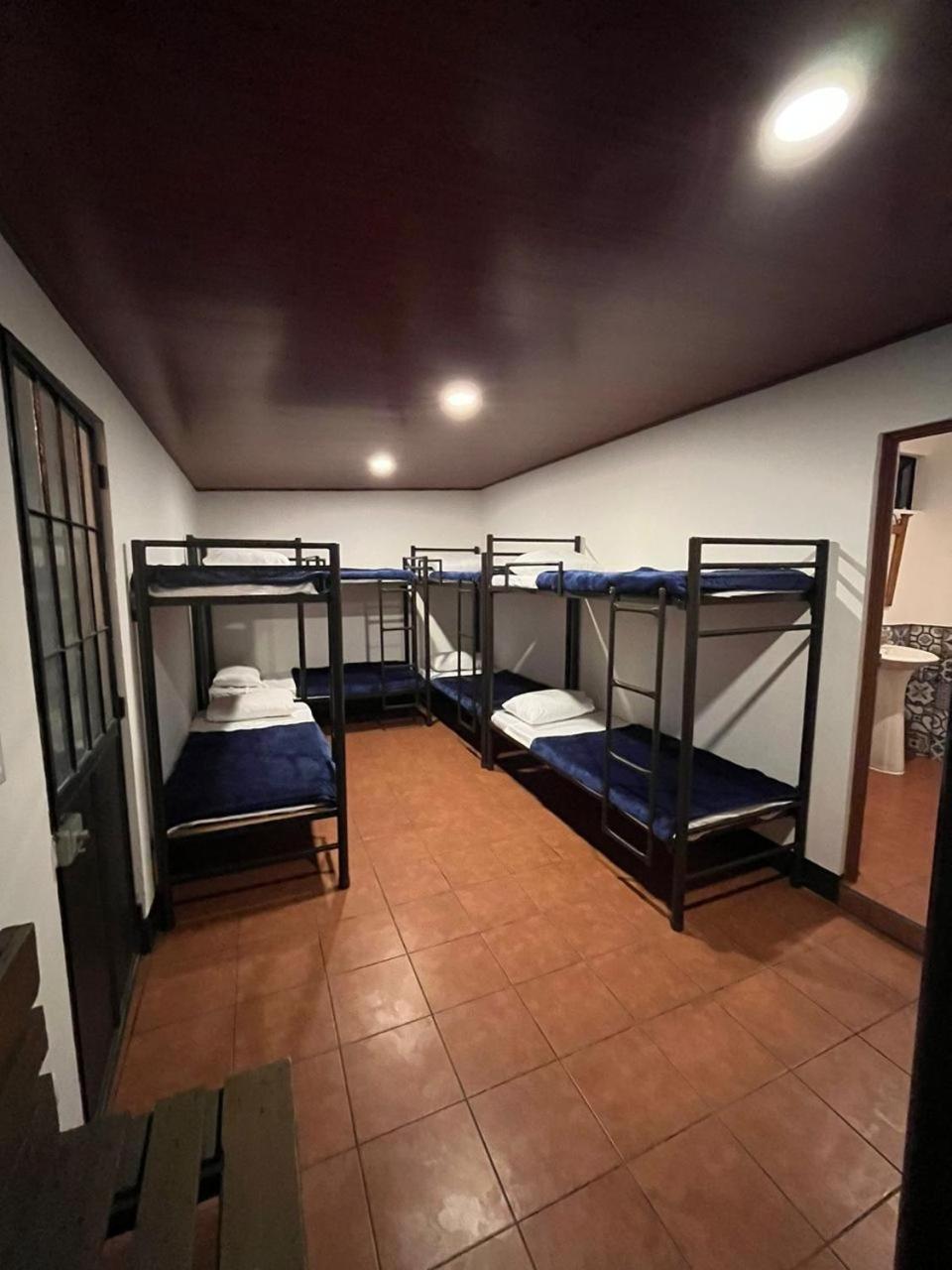 Hostal 17-52 Guatemala City Bagian luar foto